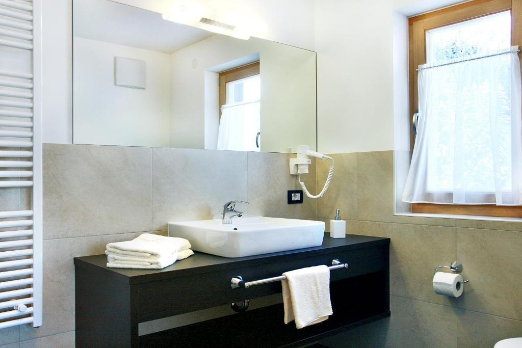 B&B La Tranquillite كورفارا إنْ بادِيا الغرفة الصورة