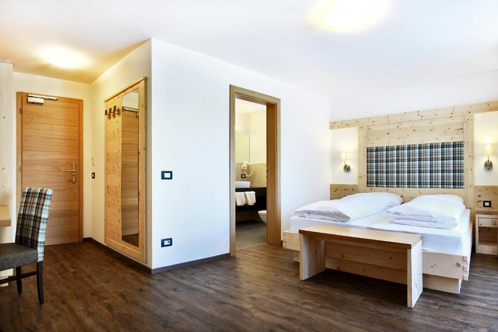B&B La Tranquillite كورفارا إنْ بادِيا الغرفة الصورة