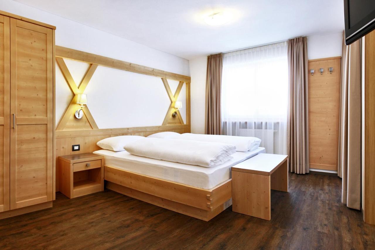B&B La Tranquillite كورفارا إنْ بادِيا الغرفة الصورة